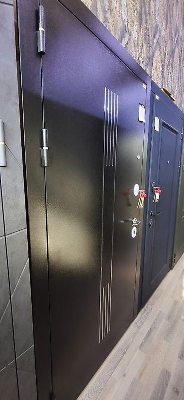 Metal giriş qapısı - Material: qalın metal konstruksiya, möhkəm