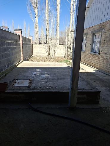 Продажа коттеджей и домов: Продаётся дом с большим закрытым двором и хозяйственным участком — 8