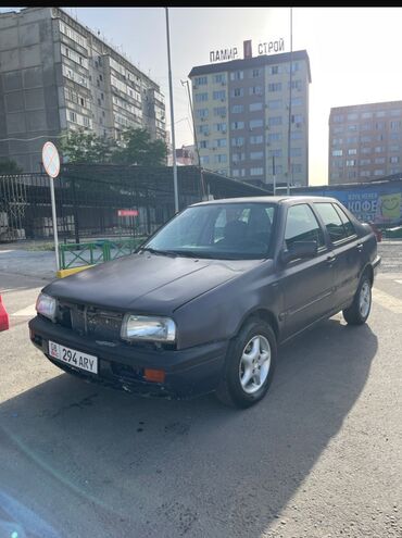 Volkswagen: Volkswagen Vento: 1992 г., 1.8 л, Механика, Бензин, Седан