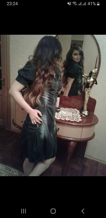 afsiant qiz: Bakıda şəhərdə ofisiant işi axtarıram votsapa yazın