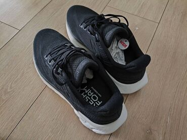 Кроссовки и спортивная обувь: Мужские кроссовки, 44, New Balance, Новый, цвет - Черный, Самовывоз