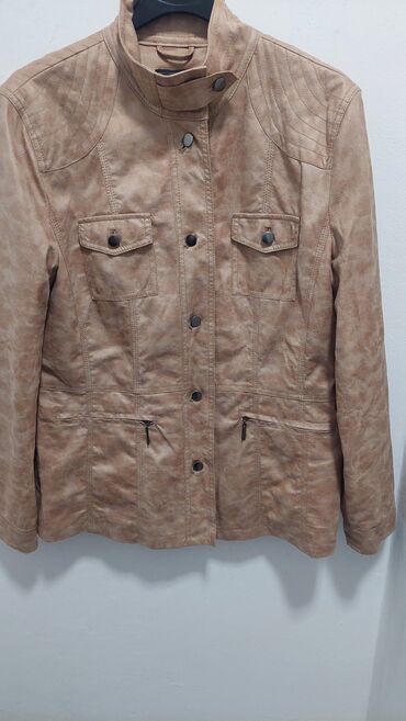 Ostale jakne, kaputi, prsluci: Zenske jakne za prelazan period. Cena po komadu 400Prve dve su M-38,a — 10