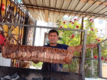 в связи с закрытием кафе продам оборудование: Ищу работу шаурма. 20лет стаж сам из Баку нахажус Бишкеке