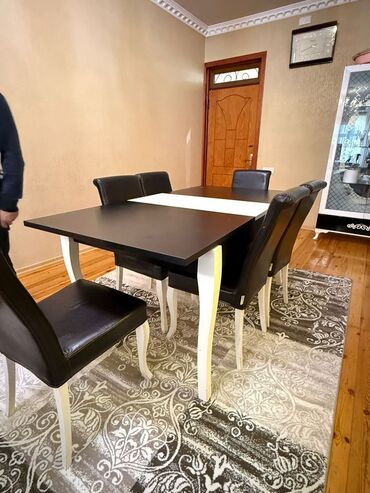 Masa və oturacaq dəstləri: Qonaq otağı üçün, İşlənmiş, Açılan, Dördbucaq masa, 6 stul — 5