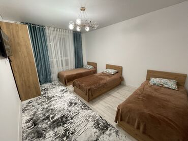 Посуточная аренда домов: Современный двухэтажный дом с панорамным остеклением и ограждением из — 9