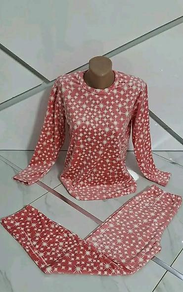 Plis pidzame 
Vel. L xl 2xl 3xl
Cena 1.500 din