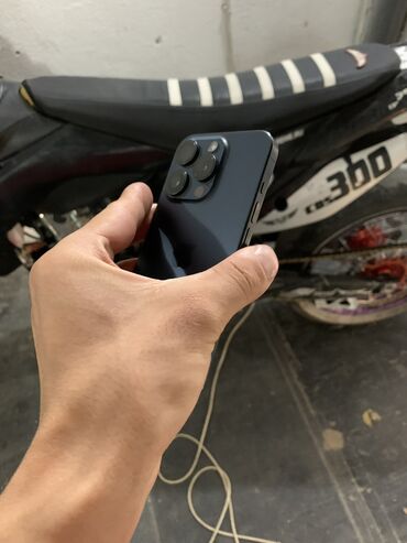 регистрация айфон: IPhone 15 Pro, Б/у, 256 ГБ, Blue Titanium, Зарядное устройство, Защитное стекло, Чехол, 89 %