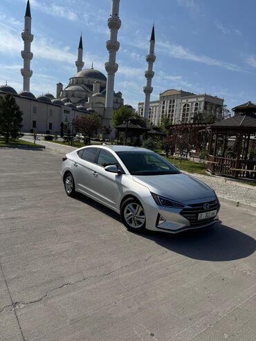 чехол бу для авто: Hyundai Elantra: 2019 г., 2 л, Автомат, Бензин, Седан