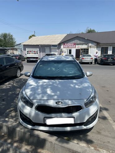 Kia: Kia Ceed: 2017 г., 1.6 л, Автомат, Газ, Хэтчбэк