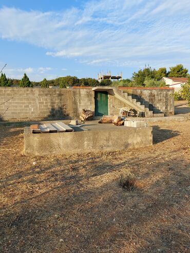 Sale of land plots: 1435 ares, Κατασκευή