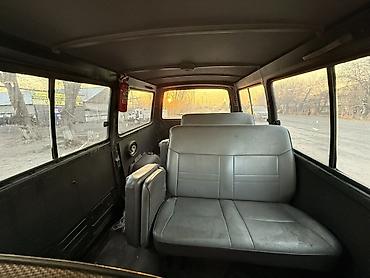 lancer 9: Toyota Hiace: 1997 г., 2 л, Механика, Бензин, Минивэн — 5