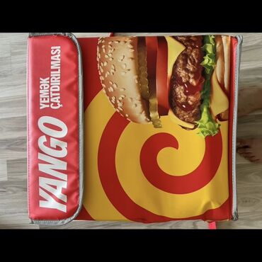 Kuryer çantaları: Yango yemək çatdırma çantası təqdim olunur. Bu izolyasiyalı çanta