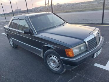 Mercedes-Benz: Mercedes-Benz 190: 2.6 l | 1992 il Sedan