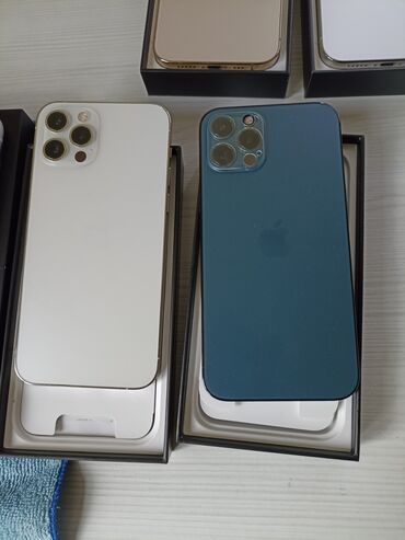 Apple iPhone: IPhone 12 Pro, Б/у, 256 ГБ, Белый, Наушники, Зарядное устройство, Защитное стекло, 86 %