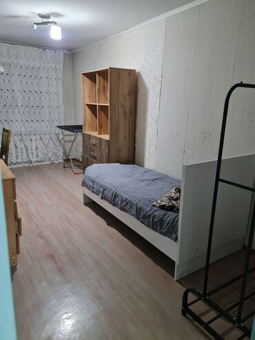 старый толчок квартиры: 3 комнаты, Агентство недвижимости, Без подселения, С мебелью полностью