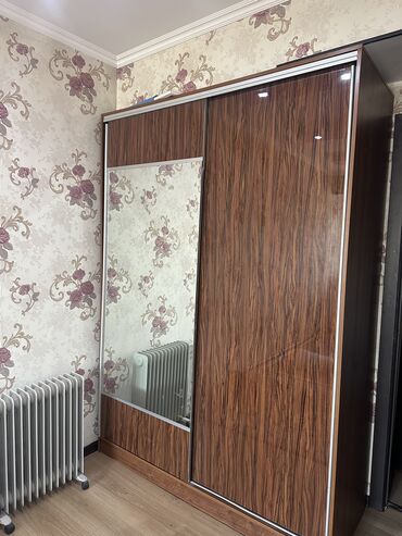 шкафы купэ: Шкаф купе, Б/у, С зеркалом, Дерево