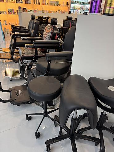 Салонные кресла: Парихмахерские кресла ! Кресля для барбершопа и все прочее на заказ — 8