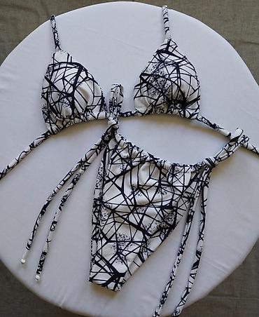 author: Dvodelni ženski bikini set – crno-beli apstraktni print - Gornji deo — 3