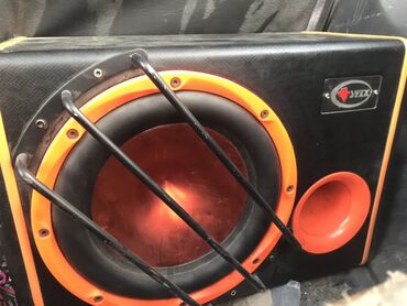 калонка сабуфер: Автомобильный сабвуфер в фирменном корпусе с фазоинвертором почти
