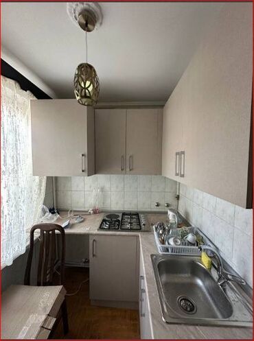 Uzunmüddətli kirayə mənzillər: Nərimanov rayonu, Gənclik metrosu yaxınlığında, 5 mərtəbəli binanın — 6