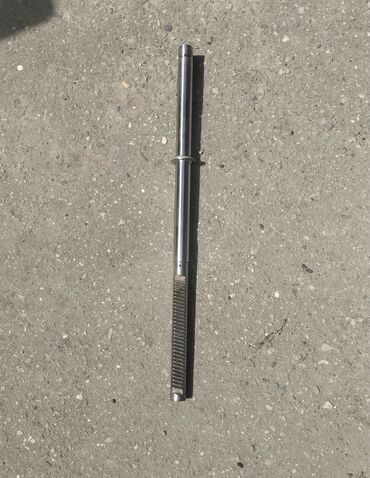 Kardan valları: Kardan valı, avtomobilin ötürmə sisteminin bir hissəsidir. Bu detal — 8