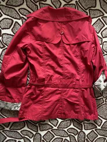 qirmizi paltar: Женская куртка XS (EU 34), цвет - Красный