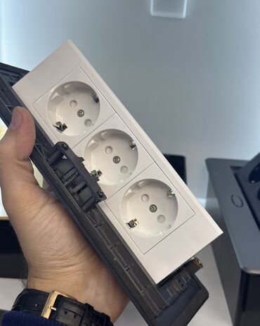 Rozetkalar: Gizli razetka 3-dərin razetkalı model cəmi 48 azn. Metal korpuslu bu — 3