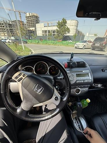 Honda: Honda Fit: 2007 г., 1.4 л, Вариатор, Бензин, Хэтчбэк — 12