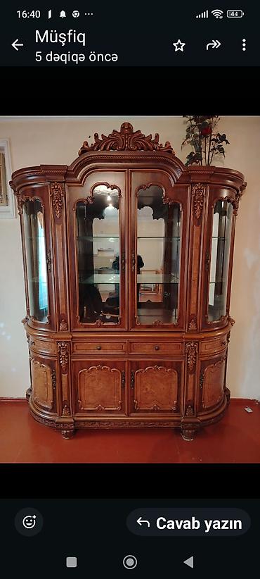 islenmis skaf: Klassik üslubda böyük vitrin-bufet - Material: ağac (kütləvi ağac — 1