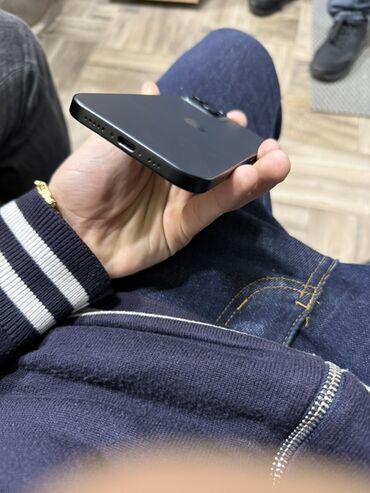 Apple iPhone: IPhone 15, 128 GB, Qara, Face ID — 6