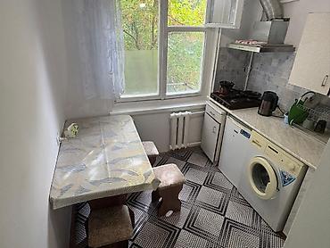 hostel osh: 1 комната, 10 мкр, Постельное белье, Парковка, Телевизор — 3