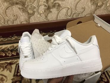 Кроссовки и спортивная обувь: Кроссовки Nike Air Force 1 Low (белые) - Классическая модель AF1 — 2