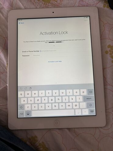 Tableti: Na prodaju ipad za delove  Imaju iCloud  Cena 20€ komad  Broj telefona — 5