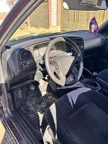 Volkswagen: Volkswagen Passat: 1995 г., 1.8 л, Механика, Бензин, Седан — 7