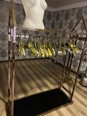 Stend vitrinləri: Məhsul: Metal vitrin/masa karkası - Material: parlaq cilalı metal — 6