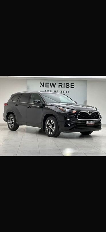 срочно в связи с переездом: Toyota Highlander: 2020 г., 2.5 л, Гибрид, Внедорожник