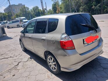 автомобиль фит: Honda Fit: 2005 г., 1.3 л, Вариатор, Бензин, Хэтчбэк