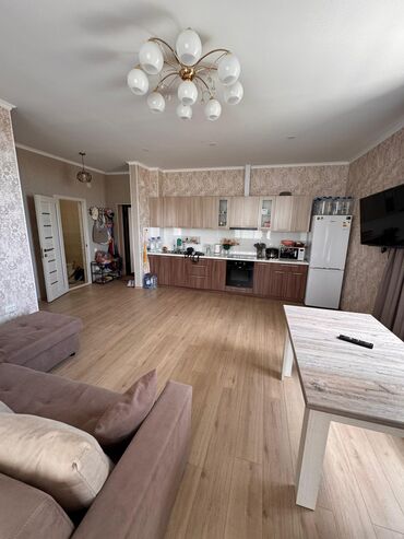 сдается 2 комнатная квартира на долгий срок: 2 комнаты, 58 м², 3 этаж, Евроремонт