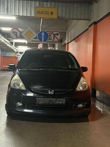Honda Fit: 2005 г., 1.3 л, Автомат, Бензин, Хэтчбэк