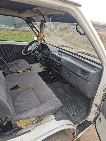 Mitsubishi: Mitsubishi L300: 1990 г., 0.2 л, Механика, Бензин, Минивэн