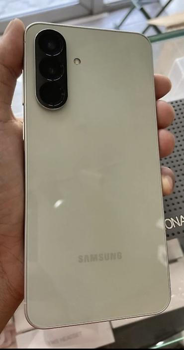 iphone 11 pro max ош: Samsung Galaxy A56 5G, Б/у, 256 ГБ, цвет - Серый, 2 SIM — 5