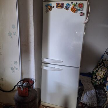 маленький холодильник: Холодильник Stinol, Б/у, Двухкамерный