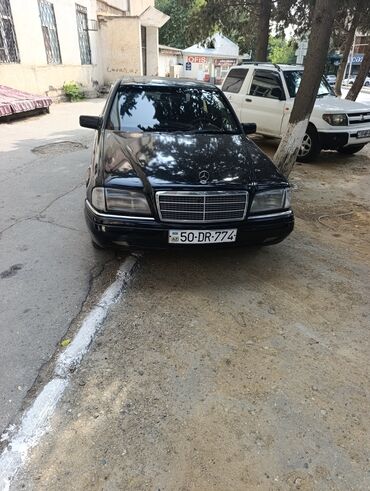 Информатика: Qara rəngli, 50-DR-774 dövlət nömrə nişanlı Mercedes-Benz C180 sedan