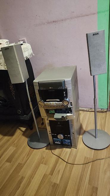 major 4: Salam. Şəkildə 4 Məhsul var LG musiqi mərkəzi 5.1 işləkdir Samsung — 1