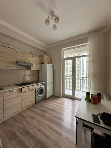 Uzunmüddətli kirayə mənzillər: Yasamal rayonu,Asan xidmətin arxadı,Mida yaşayışda.12 mərtəbənin,6-cı — 5