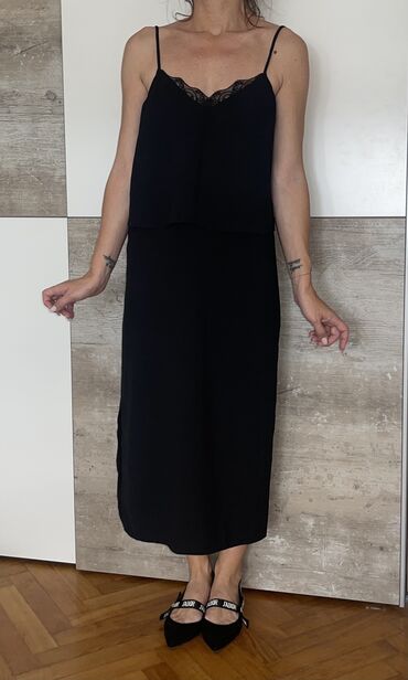 haljine od satena za punije dame: Etam M (EU 38), bоја - Crna, Drugi stil, Na bretele