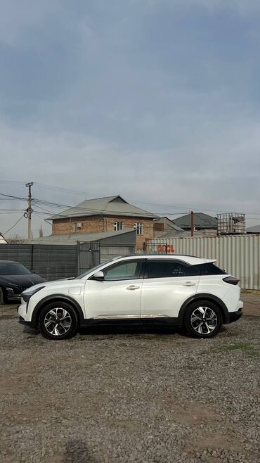 Другие автомобили: Электромобиль NETA Uбелый кроссовер. Кузов и дизайн: - Современная — 5