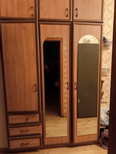 2 qapılı dolablar: Шкаф в прихожей, Б/у, 2 двери, Распашной, Прямой шкаф, Румыния