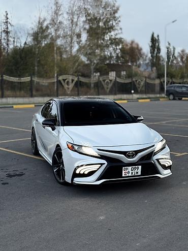 средний низкий: Toyota Camry: 2019 г., 2.5 л, Автомат, Бензин, Седан — 10
