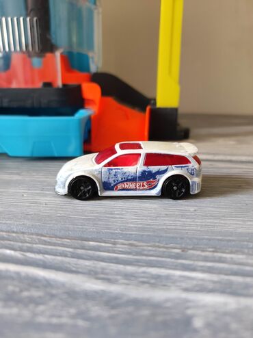 Игрушки: Игровой набор Hot Wheels мойка + машинка Оригинал В хорошем at lalafo.kg — 7 Игрушки: Игровой набор Hot Wheels мойка + машинка Оригинал В хорошем — 7